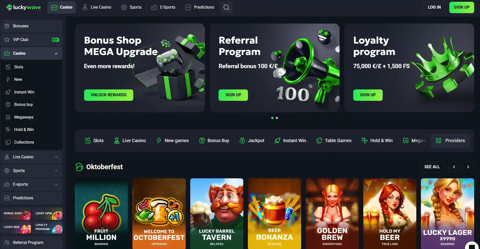 LuckyWave casino homepage and lobby interface